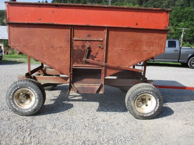 Gravity wagon  with gear