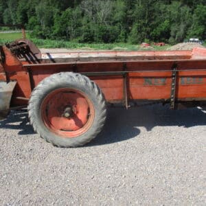 New Idea 12 A ground drive spreader