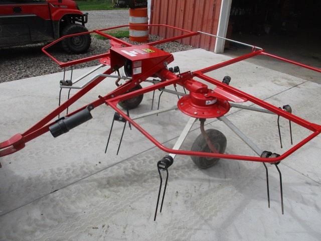 H&S 2 star tedder