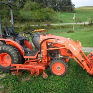 Kubota B3350 4wd , hydro belly mower loader