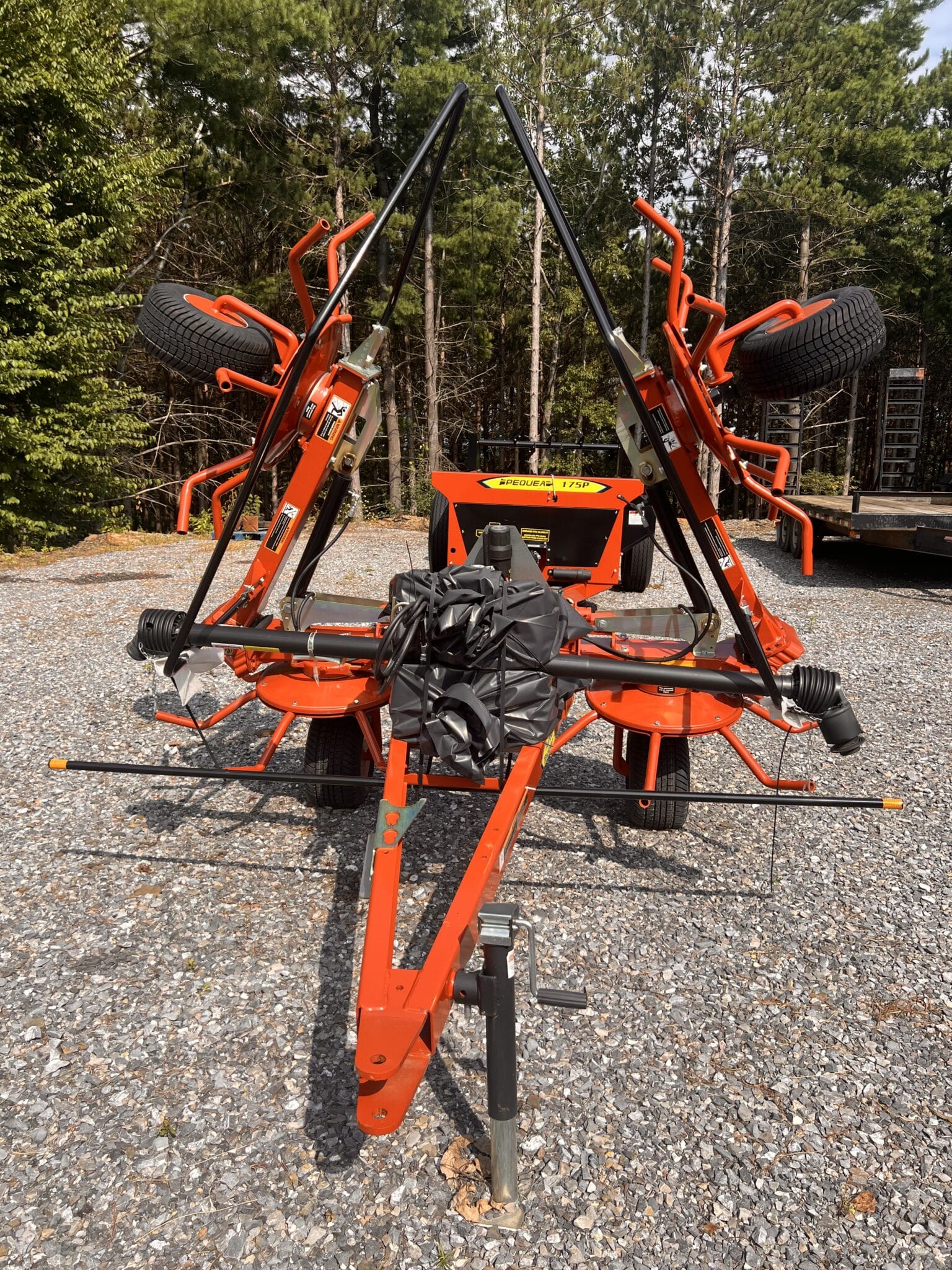 Pequea HT4102 tedder